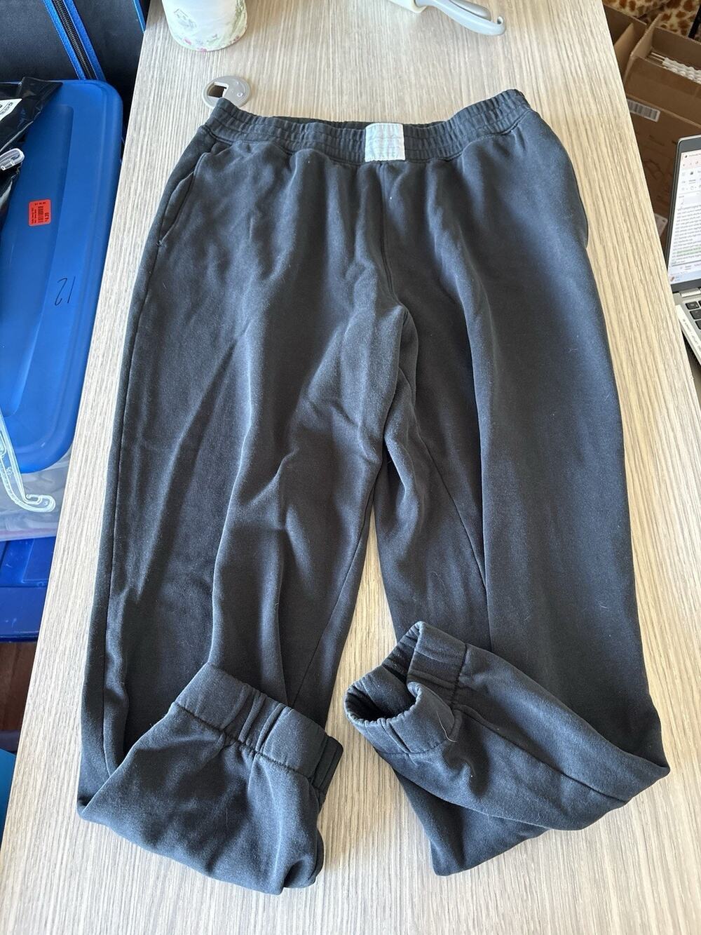 Hollister Women’s California Ultra High-Rise Joggers, Sweatpants Size L Black
